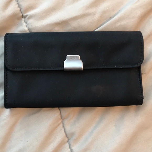 Two Wallets for One Price - Picture 2 of 6